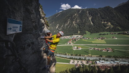 Klettersteig - Abenteuer direkt vor unserer Haustür Klettersteig - Abenteuer direkt vor unserer Haustür