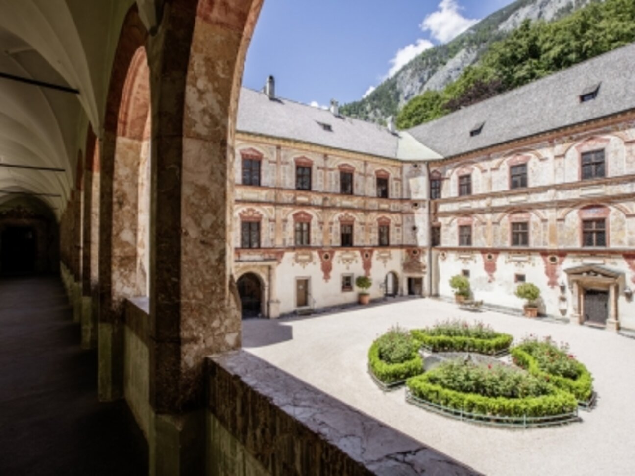 Rosenhof_Birkenhof_Mayrhofen_Schloss_Tratzberg