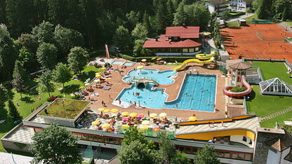 Our public leisure pool in- and outdoor plus the tennis courts Our public leisure pool in- and outdoor plus the tennis courts