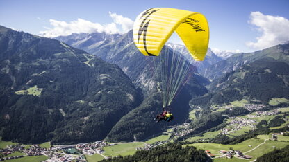 Paragliding over the Zillertal Mountain Peaks Paragliding over the Zillertal Mountain Peaks